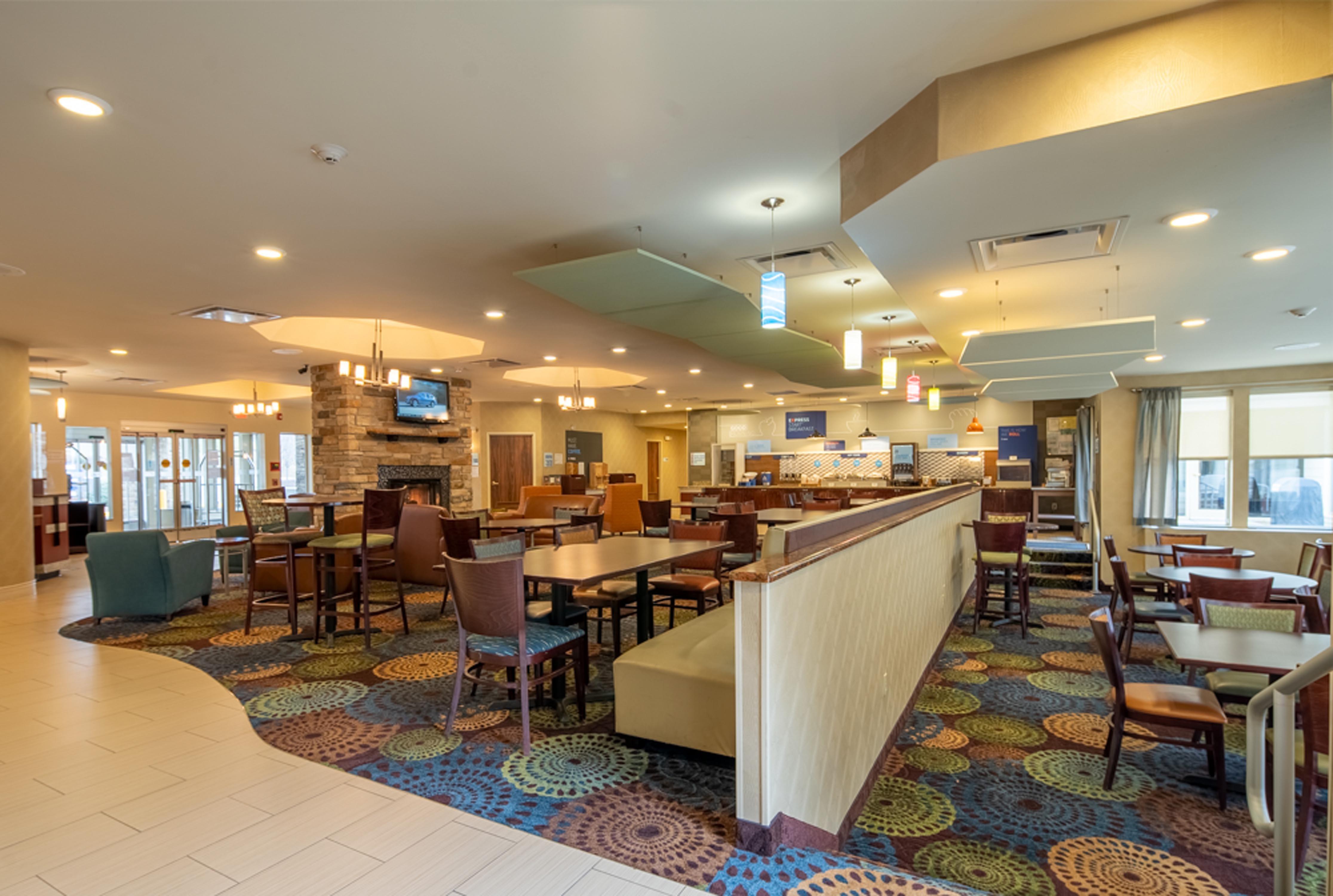 Robinson Township Holiday Inn Express Hotel & Suites Pittsburgh Airport By Ihg מראה חיצוני תמונה