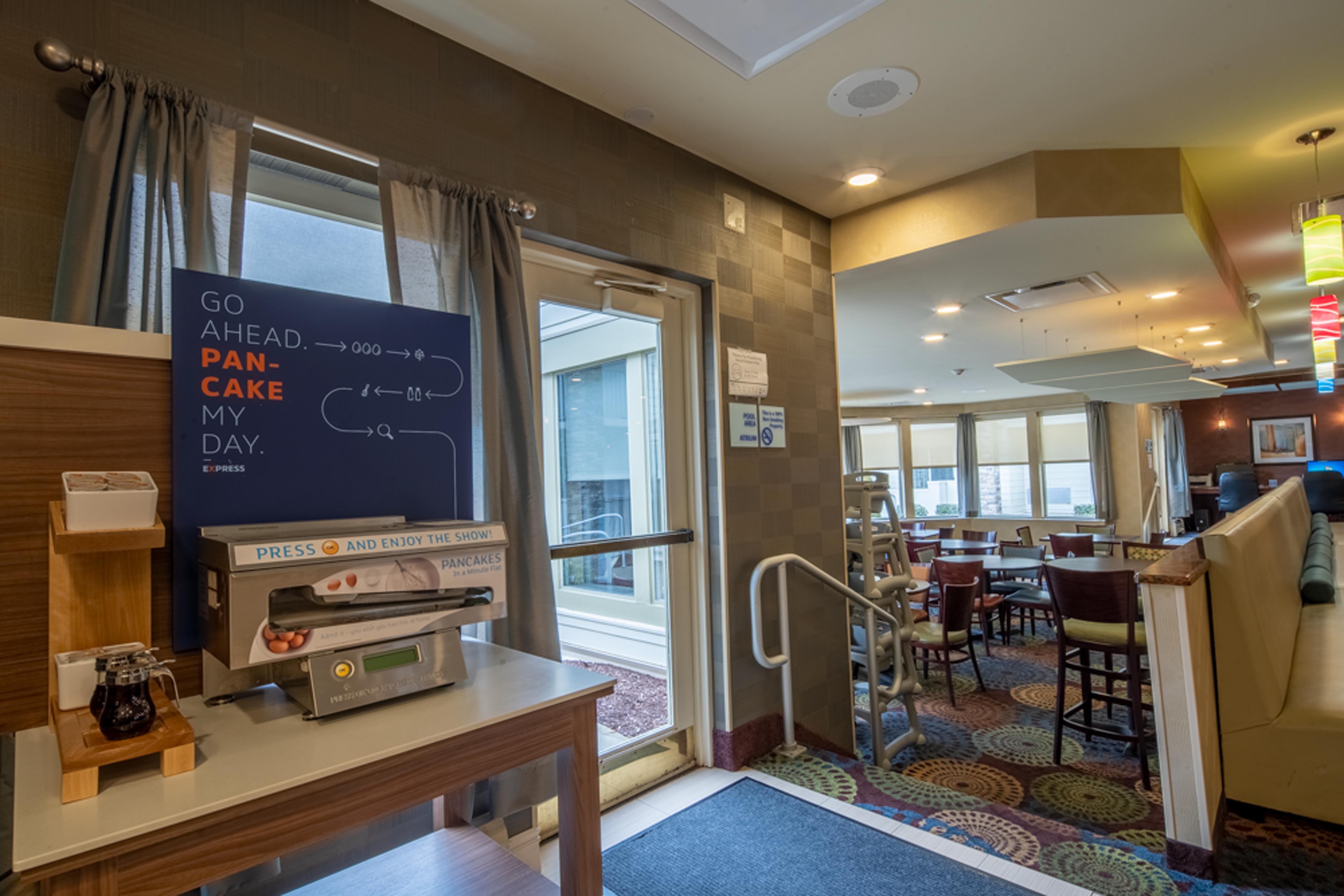 Robinson Township Holiday Inn Express Hotel & Suites Pittsburgh Airport By Ihg מראה חיצוני תמונה